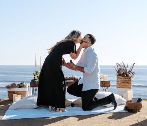 Marriage proposal in Tenerife / Photo via Natalia Ortiz Events