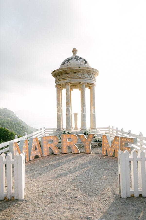 Marry Me letters Mallorca - Natalia Ortiz Proposal planner