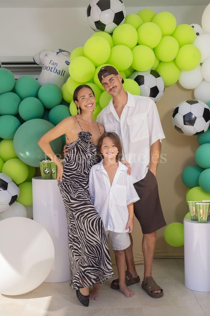 Ana Moya, Diego Conde y Mateo / Photo via Wedding and Events by Natalia Ortiz