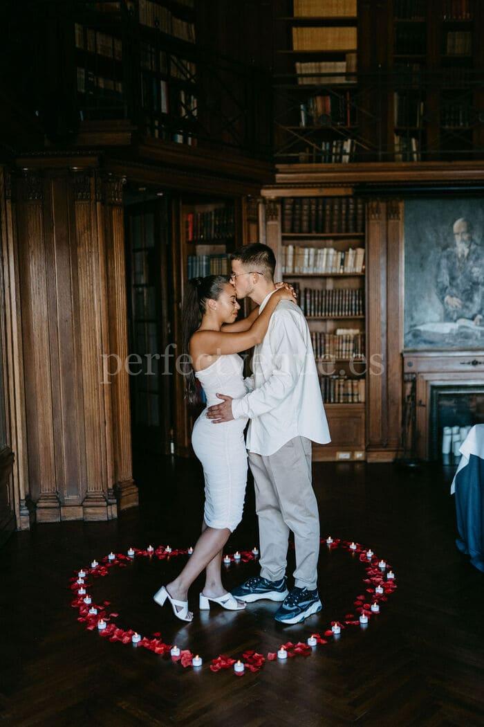 Library marriage proposal / Photo via Wedding and Events by Natalia Ortiz