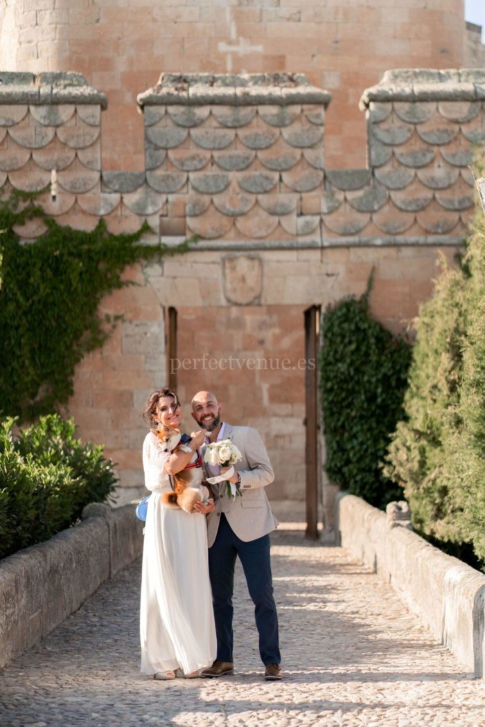 Elopement wedding at the Castillo del Buen Amor / Photo via Wedding and Events by Natalia Ortiz