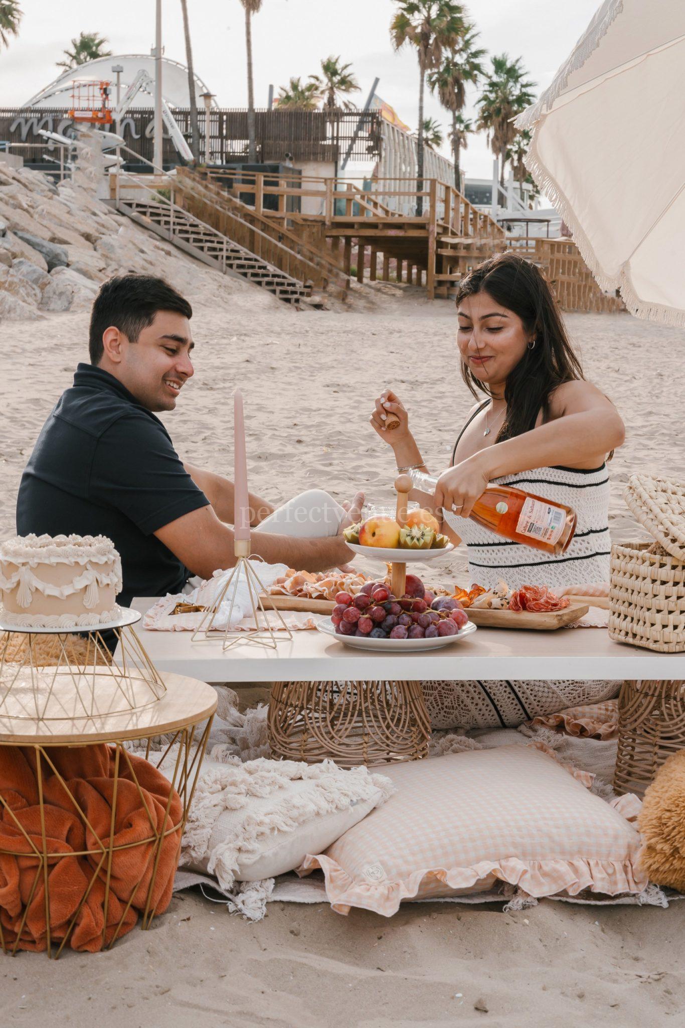 Pedida de mano con picnic en Valencia / Photo via Weddings and Events by Natalia Ortiz
