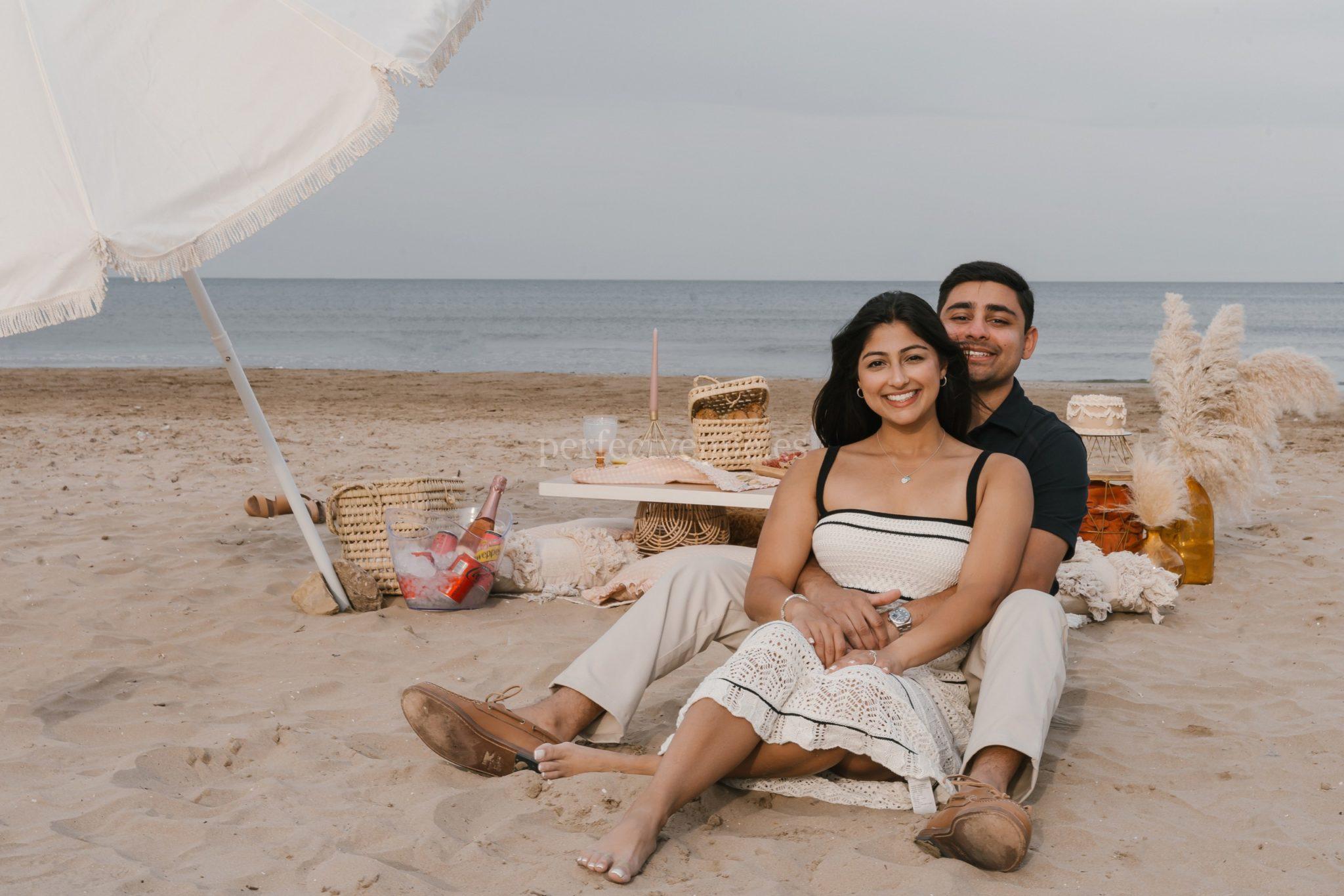 Pedida de mano con picnic en Valencia / Photo via Weddings and Events by Natalia Ortiz