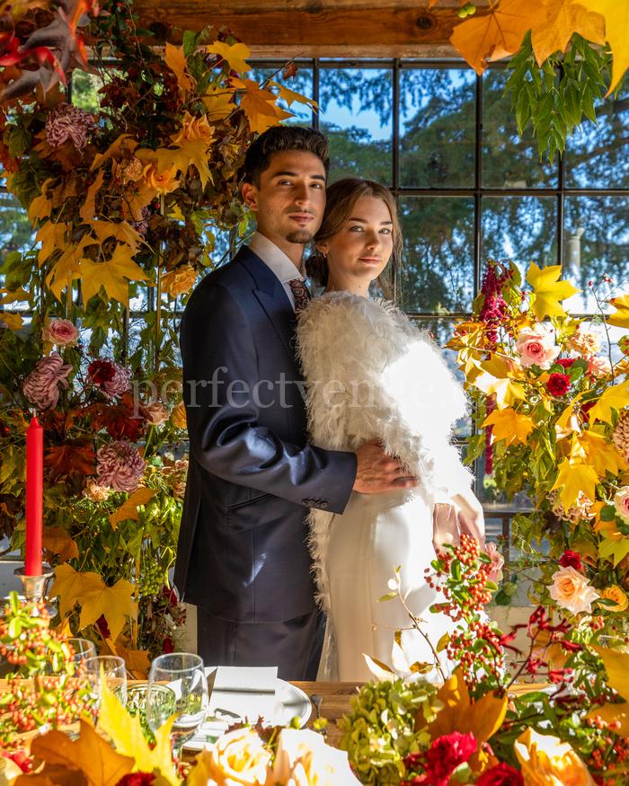 Decoración floral de boda otoñal by Cakery Rocks / Photo via Sky Lion