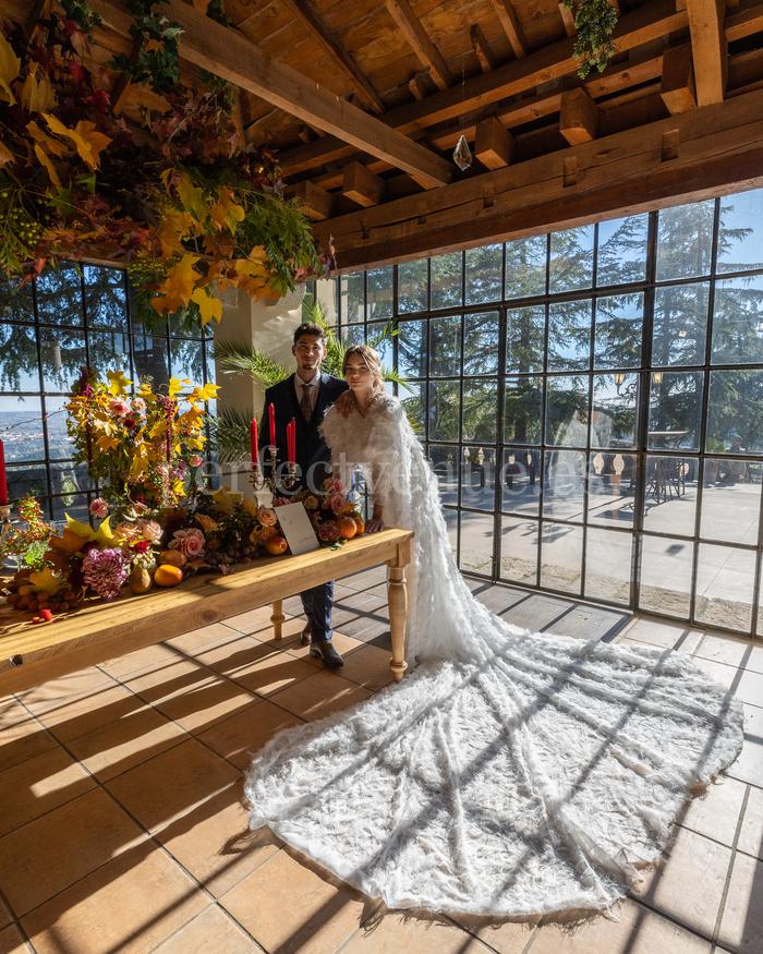 Looks de boda otoñal by Brea Novias, Old Jeffrey y Salon Beauty Advice / Photo via Sky Lion