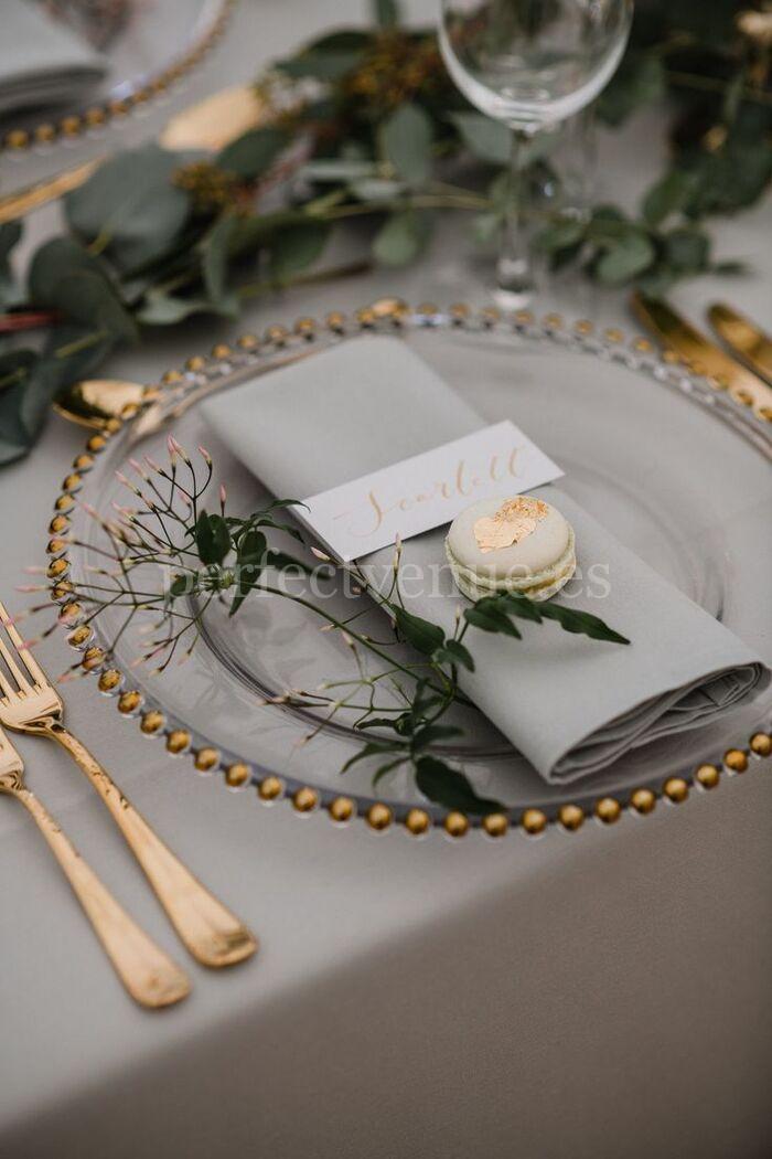 Decoración elegante para la mesa de una micro boda / Photo via Pinterest