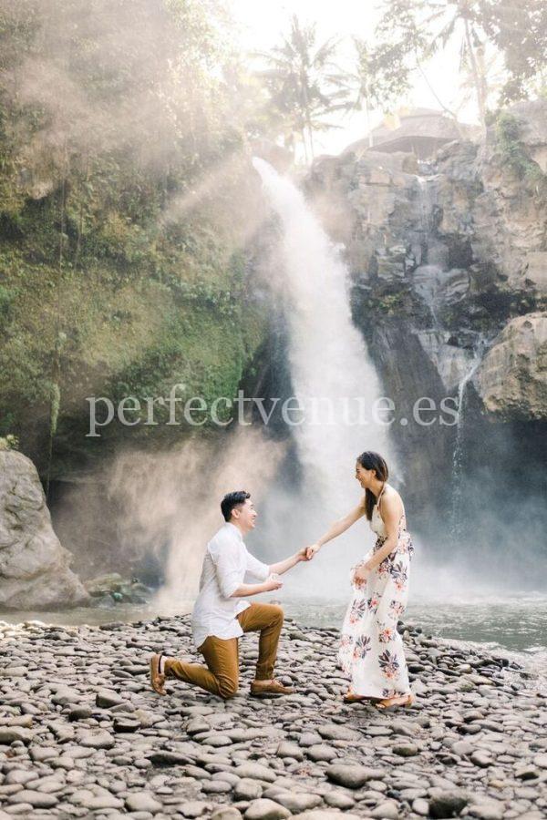 Pinterest marriage proposal in a waterfall