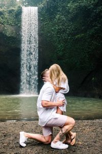 Pinterest marriage proposal in a waterfall