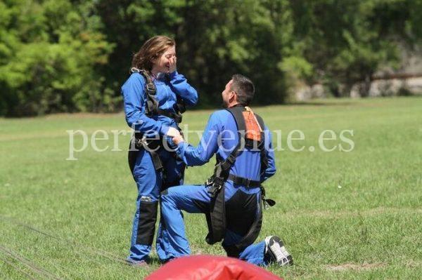 marry me marriage proposal in parachute