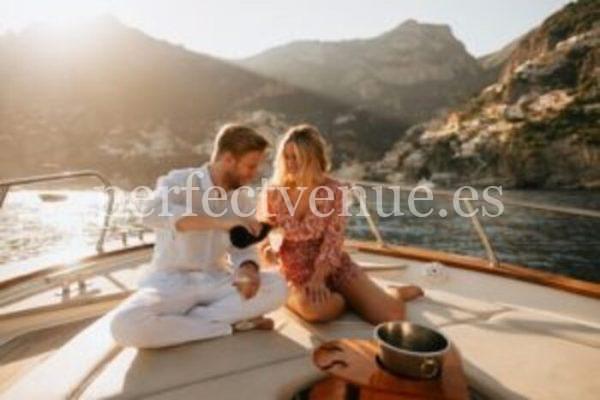 Proposal with views in Mallorca / Photo via Natalia Ortiz Events