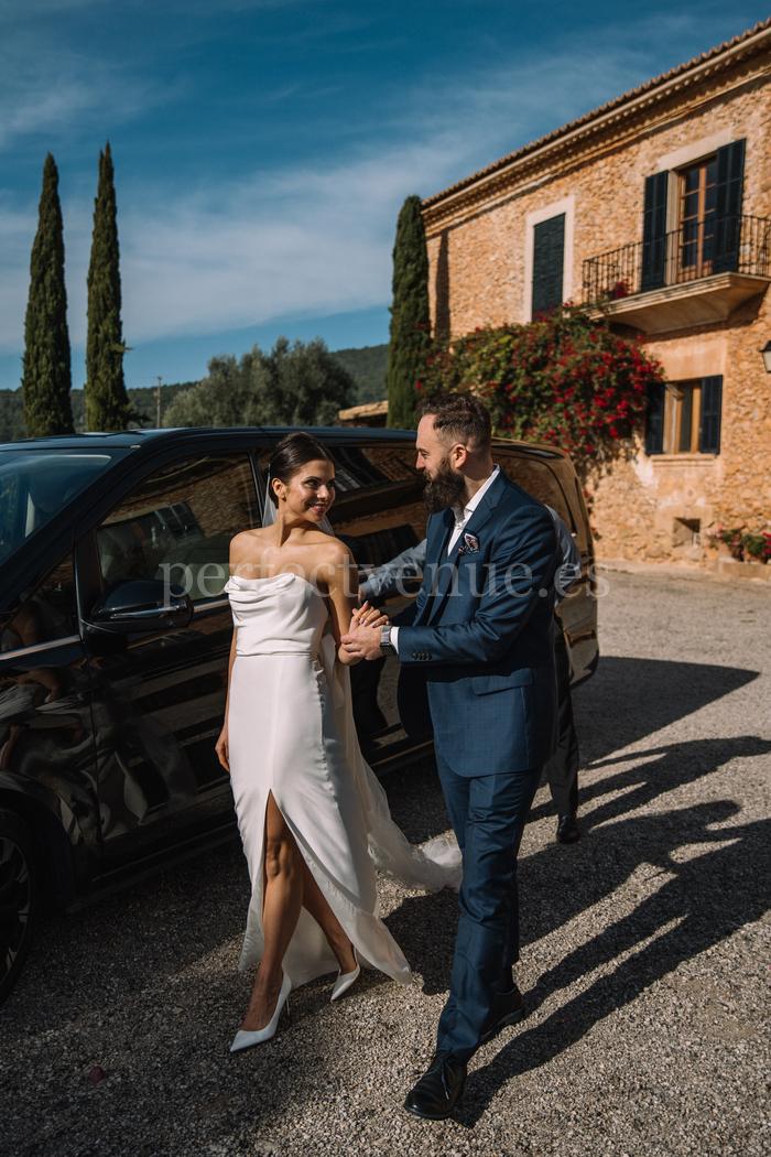Shooting de boda en Mallorca / Photo via Lucie Schromm/ Weddings and Events by Natalia Ortiz