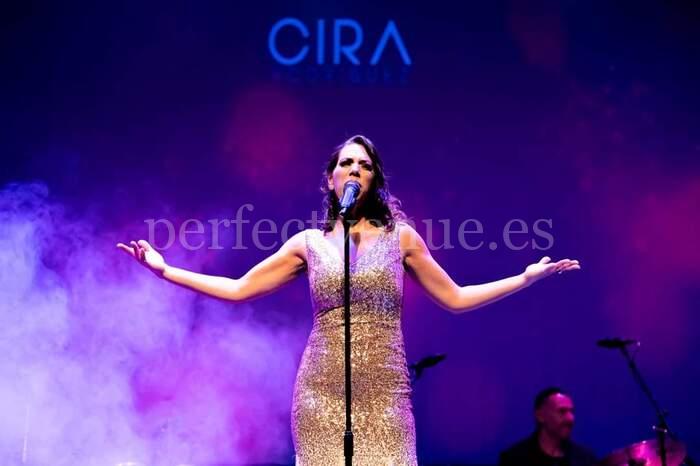 Cira Rodríguez, cantante para bodas y eventos / Photo via Perfect Venue