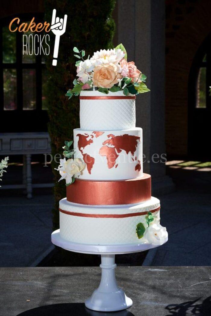 Tartas personalizadas para eventos de Cakery Rocks / Photo via Perfect Venue