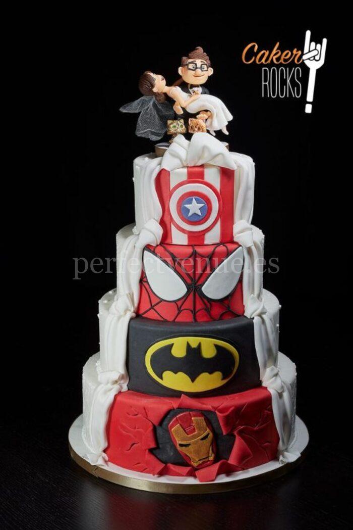Tartas personalizadas para eventos de Cakery Rocks / Photo via Perfect Venue