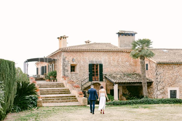 Shooting de boda en Mallorca / Photo via Tanya Vasiliuk / Weddings and Events by Natalia Ortiz