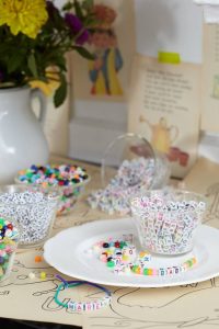 Jewelry workshop for children in Madrid. Birthdays workshops.