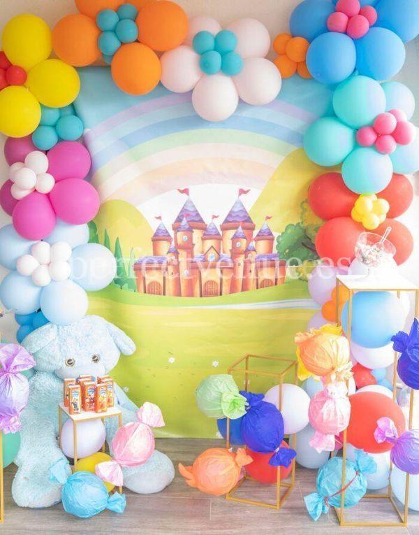 Children's party entertainer / Photo via Weddings and Events by Natalia Ortiz