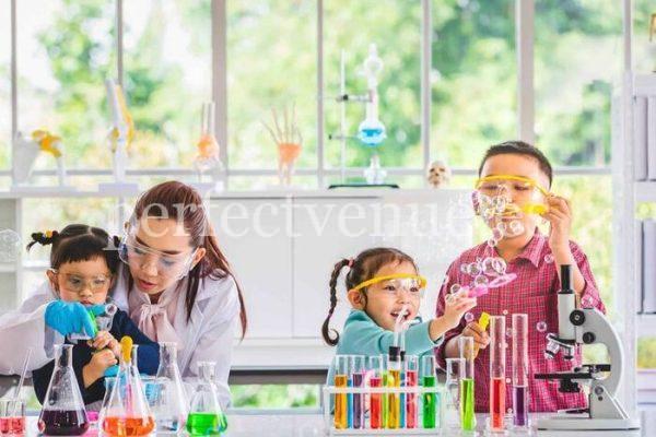 Mad Scientist Workshop Animation for Children in Madrid