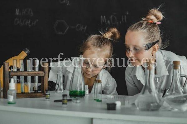 Mad Scientist Workshop Animation for Children in Madrid
