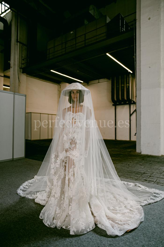 Veil-trend-over-the-hat-Photo-by-Natalia-Ortiz.jpg