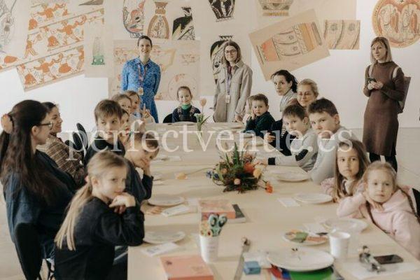 birthday party with workshops handcrafts at home