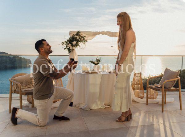 Proposal in Jumehirage port soler with views in Mallorca / Photo via Natalia Ortiz Events