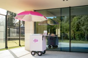 Food and drink stations for an event / Photo via Natalia Ortiz Events