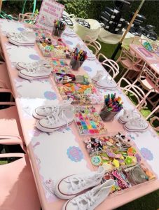 Sneaker Decorating Workshop / Pinterest