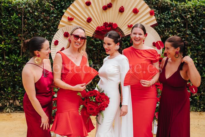 Guests-of-the flamenco-themed-wedding-Hojas-de-Vida-Weddings-and-Events-by-Natalia-Ortiz