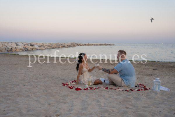 Beach marriage proposal Malaga - Natalia Ortiz Events