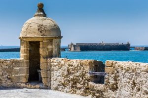 A marriage proposal in Cádiz at the San Sebastián Castle