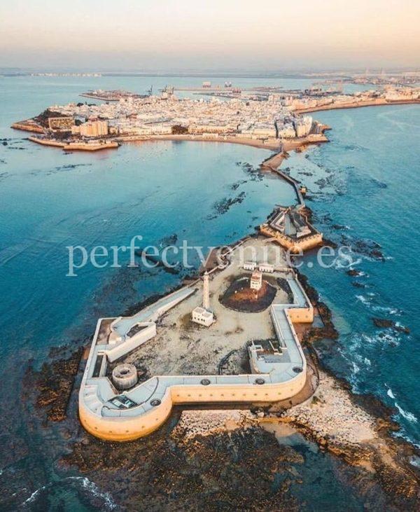A marriage proposal in Cádiz at the San Sebastián Castle