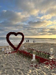 pedida de mano en Murcia con corazón gigante de flores