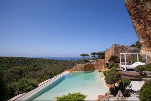 Marriage proposal in Cadiz surrounded by a natural paradise in Bolonia
