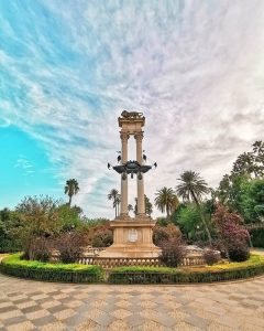 Marriage proposal in Seville at the Murillo Gardens