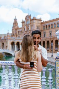 Marriage proposal in Seville at Plaza de España