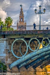 Marriage proposal in Seville on the Triana Bridge