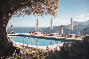 Proposal at the Sa Pedrissa Deià Hotel / Photo via Hotel Sa Pedrissa Deià