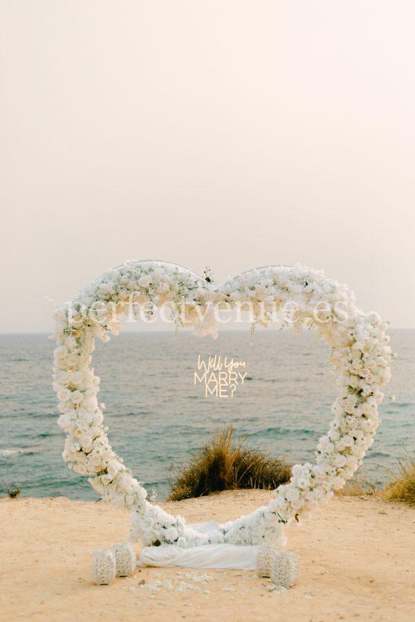 Valencia marriage proposal big heart - Natalia Ortiz Events
