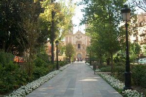 marriage proposal in Murcia in the Floridablanca garden