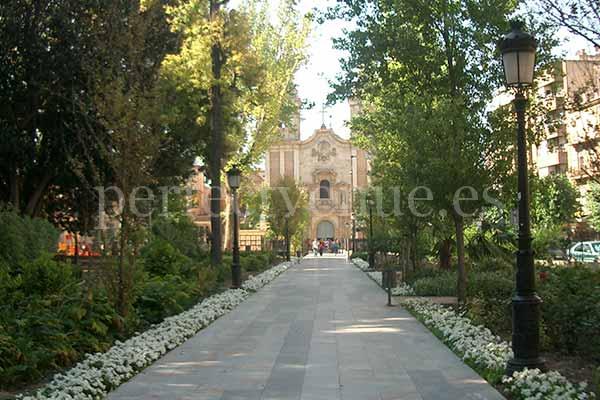 marriage proposal in Murcia in the Floridablanca garden