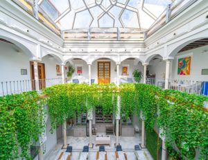 Marriage proposal in Seville at Pinello Palace, the best views of the Giralda