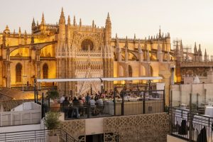 Marriage proposal in Seville on the terrace of the Hotel EME