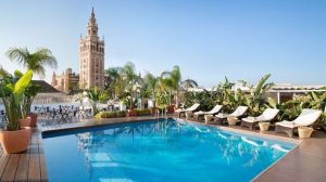 Marriage proposal in Seville with views of the Cathedral, at the Hotel Fontecruz Seises
