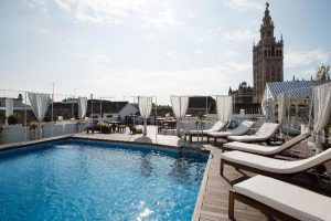 Marriage proposal in Seville with views of the Cathedral, at the Hotel Fontecruz Seises
