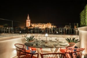 Pedida de mano en Sevilla en el Vincci Hotel la Rábida