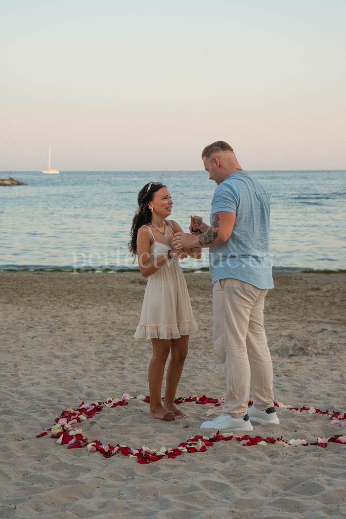 Proposal in Marbella / Photo via Mariana Glushko