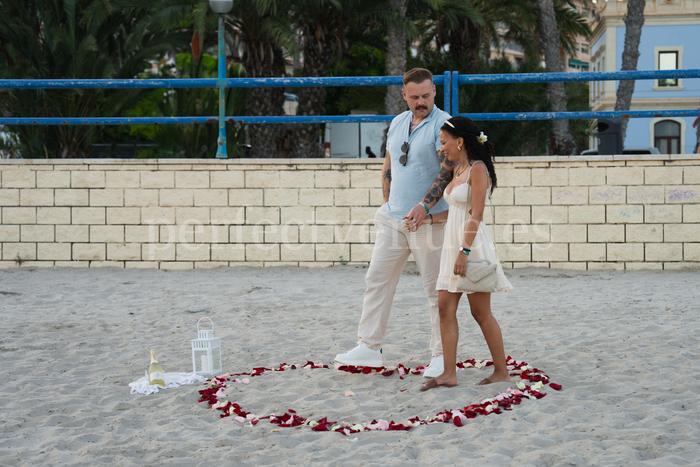 Proposal in Marbella / Photo via Mariana Glushko