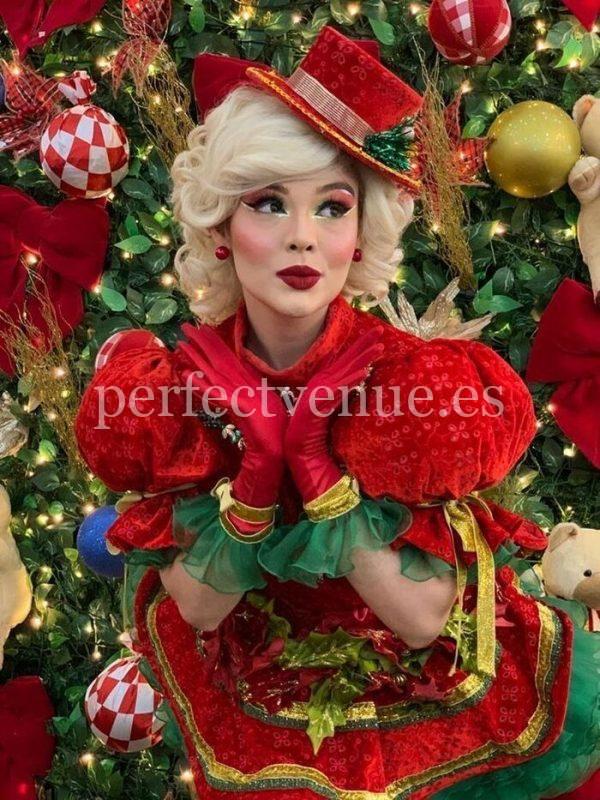Christmas Elf Entertainment / Photo via Pinterest