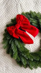 Christmas Wreath Workshop / Photo via Pinterest